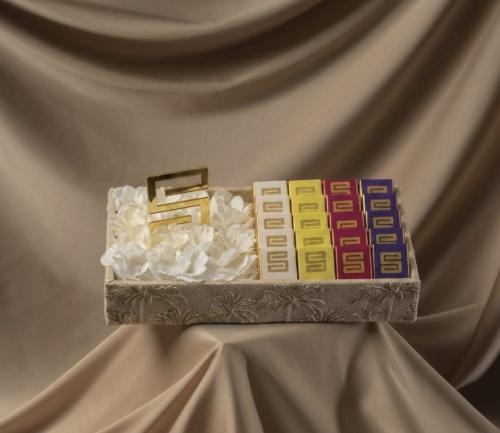 Small tray embroidered fabric chocolate wrappers with Shilz logo - صينية صغيرة قماش تطريز شوكولاته مغلفة مع لوقو شلز