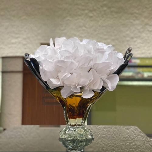 Chocolate Pouch Vase Glass Wing Blue and Yellow 24...