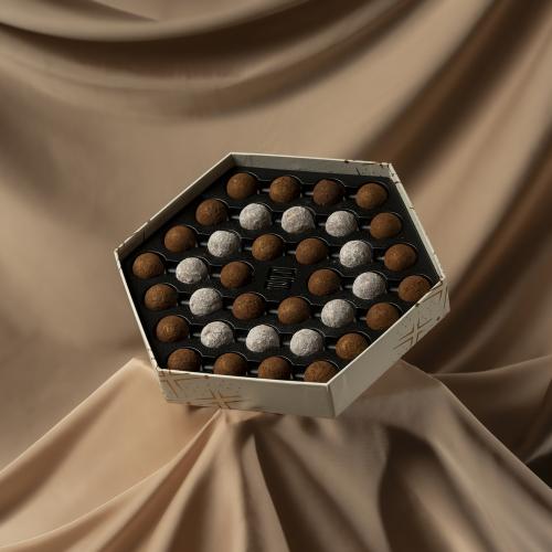 Chocolate Travel Shilz Box - بوكس شوكولاته ترافل شلز