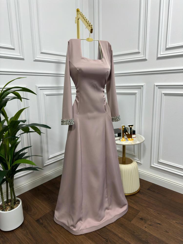 فستان نعومه حريريه