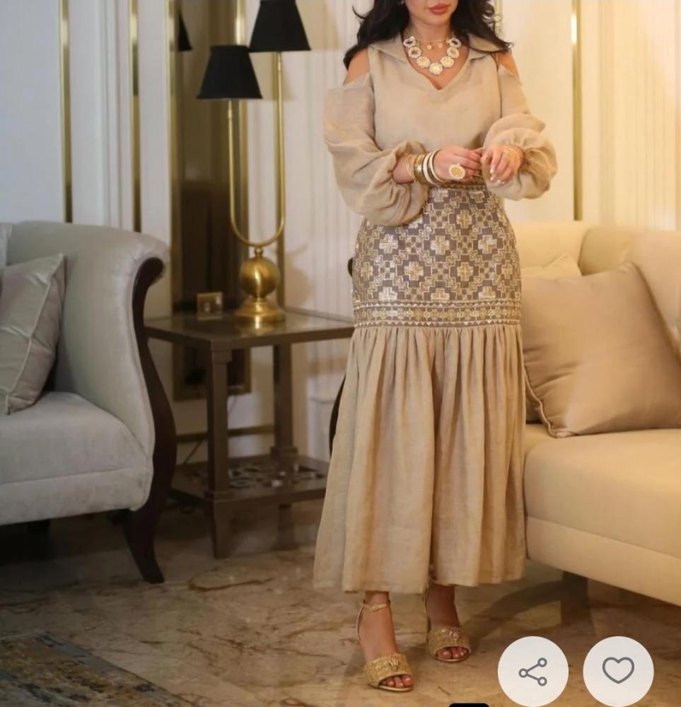 جلابيه بيج بلمسه ذهبيه