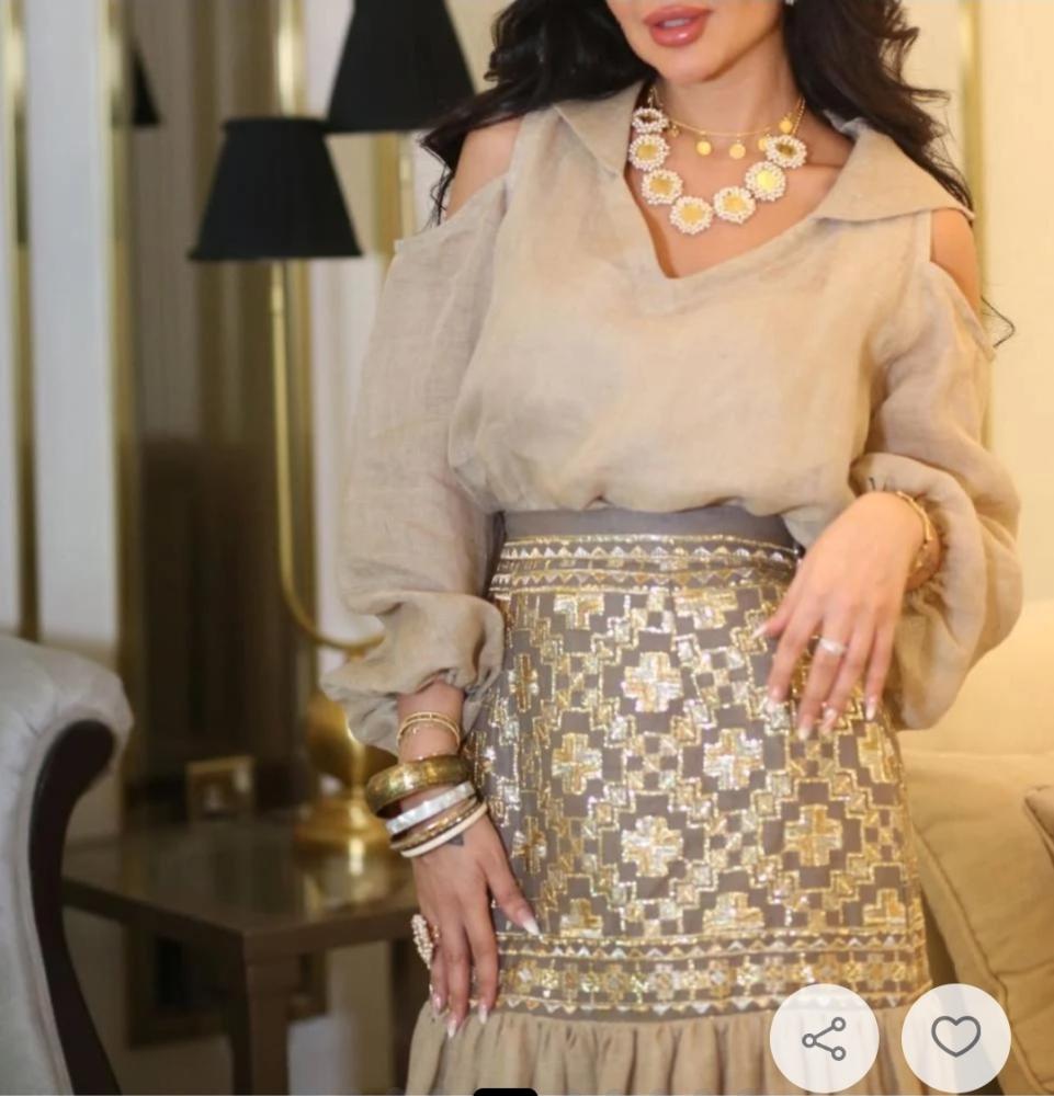 جلابيه بيج بلمسه ذهبيه