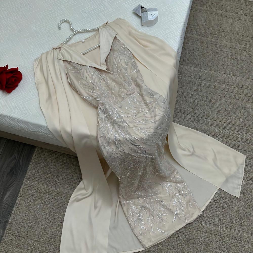 فستان أنيق  بتصميم مميز