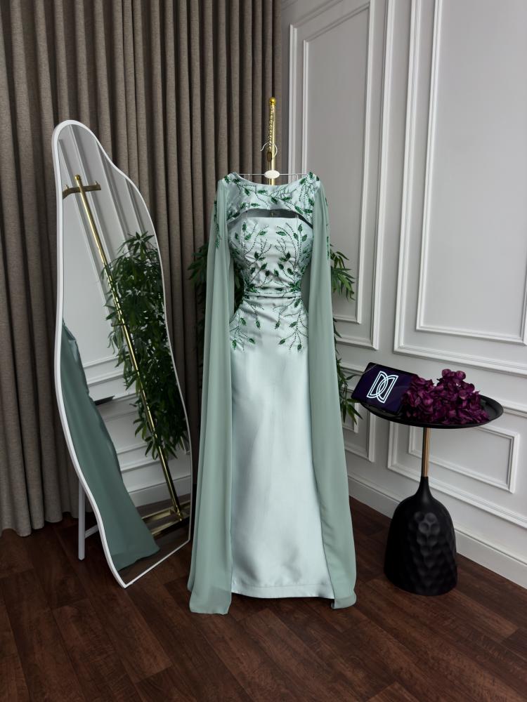 فستان فخم  بطلاله ملفته