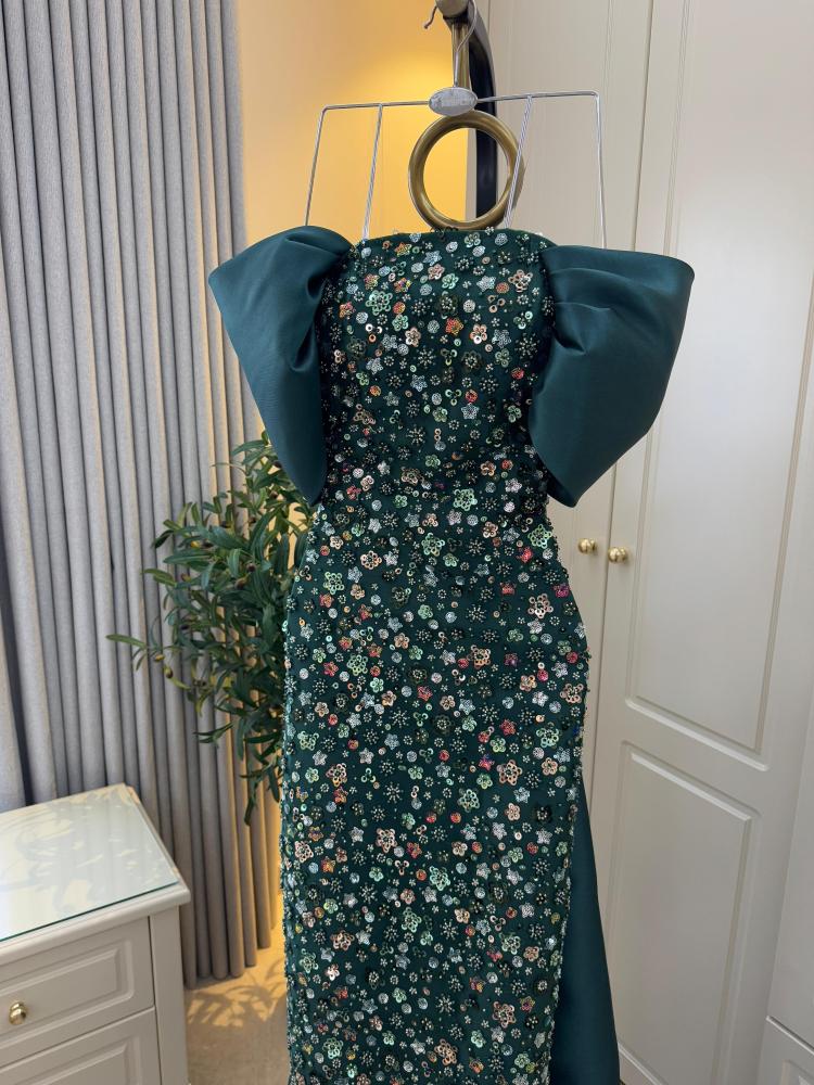 "فستان ساحر وجذاب