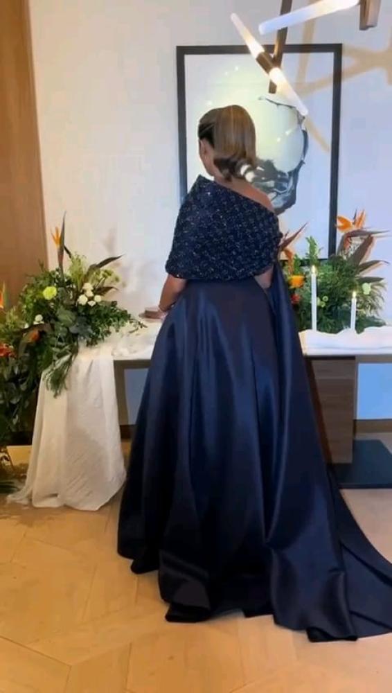 فستان كحلي ملكي