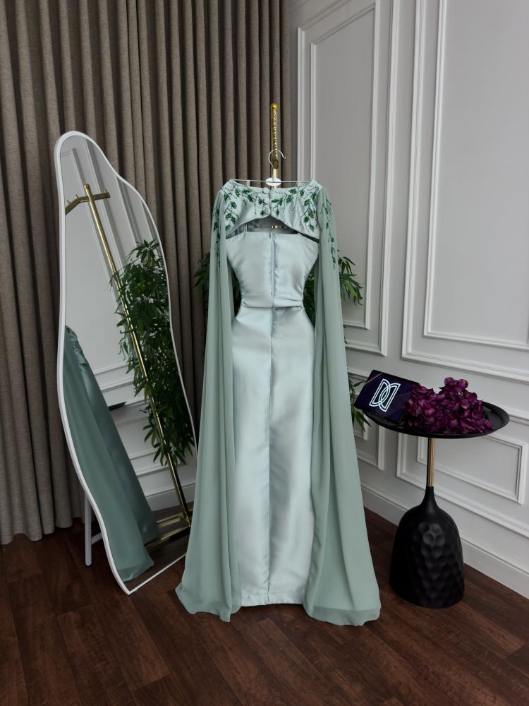 فستان فخم  بطلاله ملفته