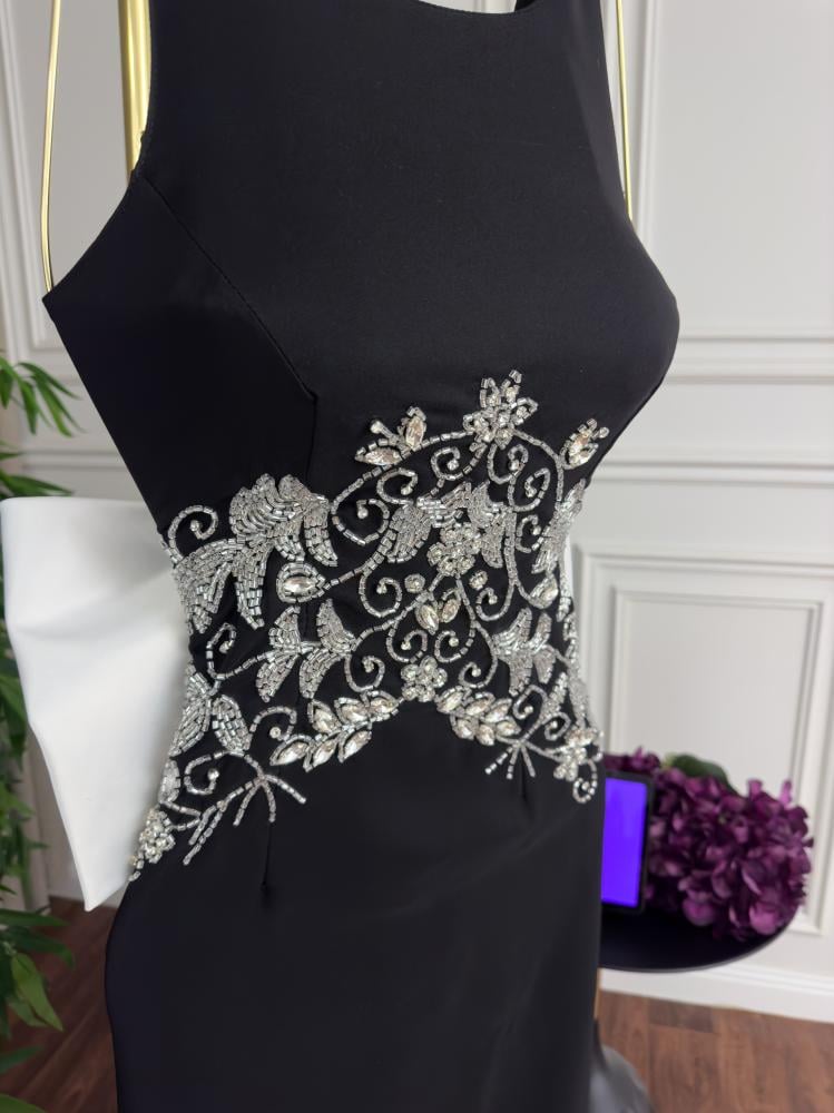 فستان فخم مبهر