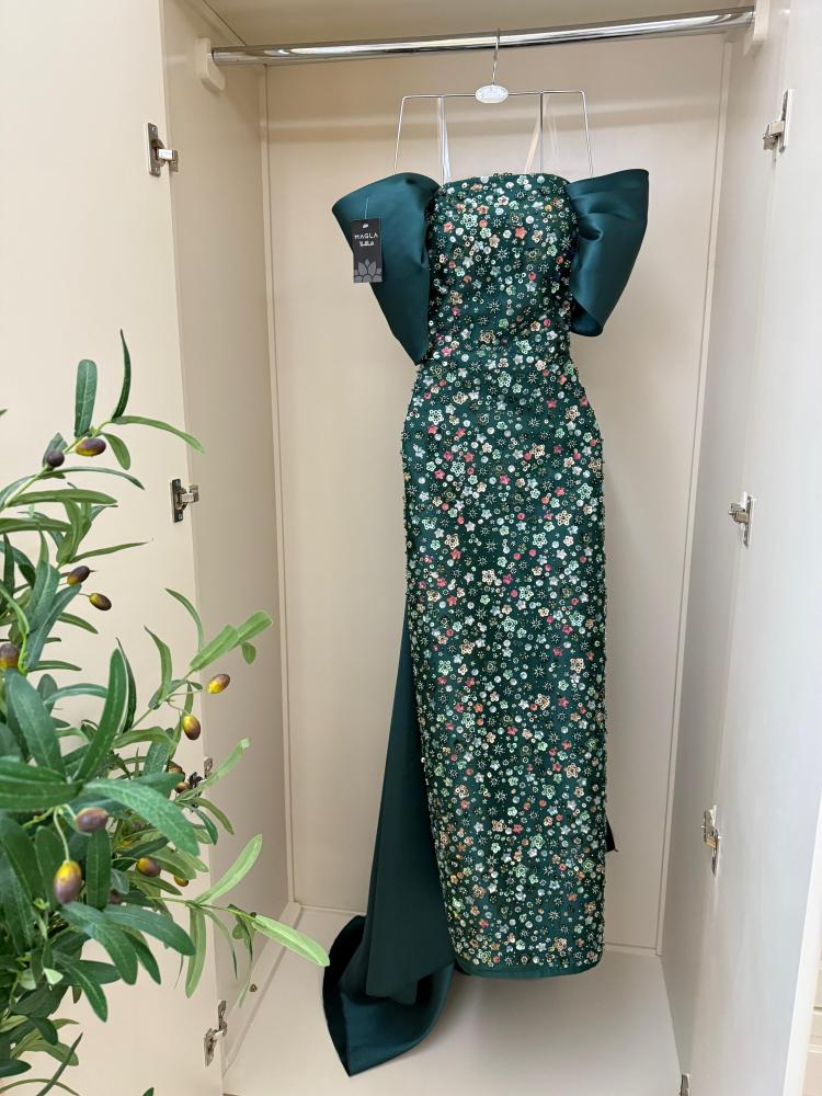 "فستان ساحر وجذاب