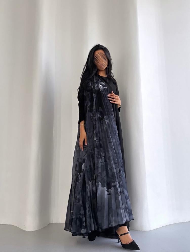 عباية شيفون اسود  سادة مع شيفون مموج  مكسر كلوش 