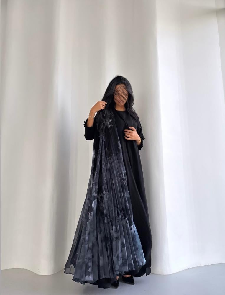 عباية شيفون اسود  سادة مع شيفون مموج  مكسر كلوش 