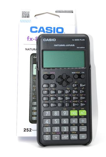 الة حاسبة كاسيو fx-82ES.