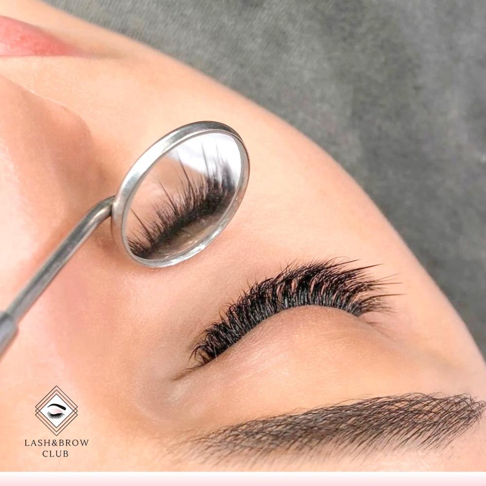 أفضل أنواع الرموش الدائمة لمظهر طبيعي وجذاب