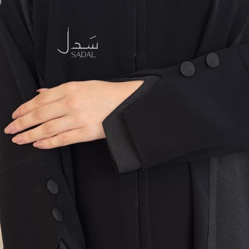 عبايات بأزرار