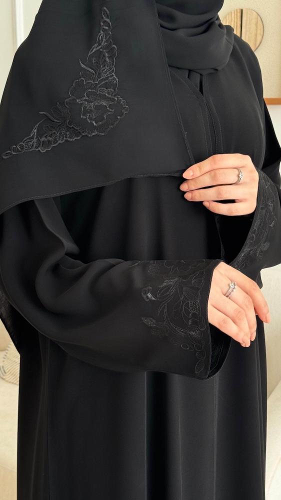 عبايه وطرحه