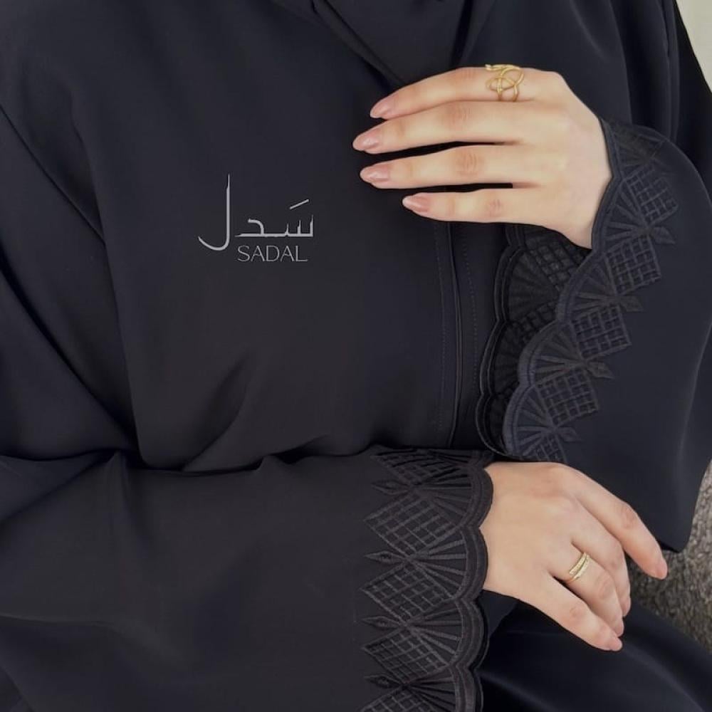 عبايات تطريز اسود