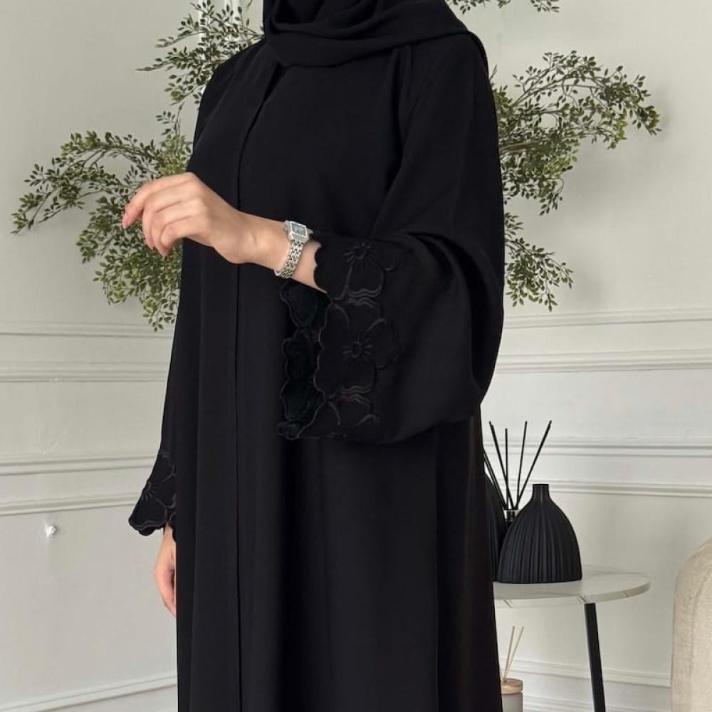 عبايات صيفية سوداء