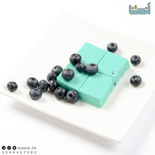 لبنية بالتوت الأزرق