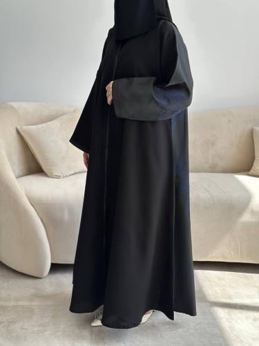 عبايه طقطق نص كلوش قماش كريب الأناقه و جاكارا كحلي...