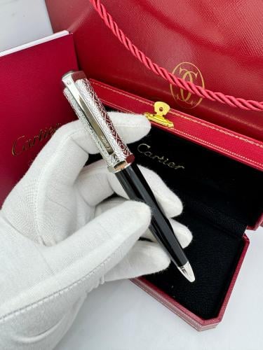 قلم Cartier الاسود مع الفضي