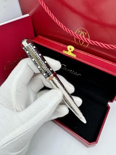 قلم Cartier المزخرف بالاسود الملكي
