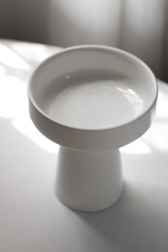 ستاند سيراميك أبيض