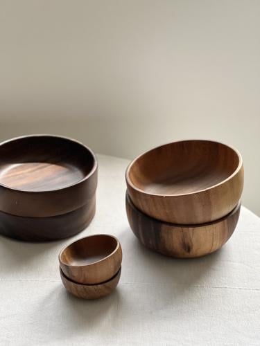 وعاء خشب واسع