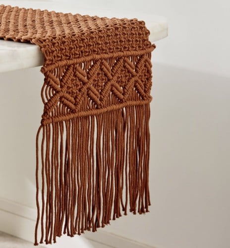 مفرش طاولة - فن المكرمية