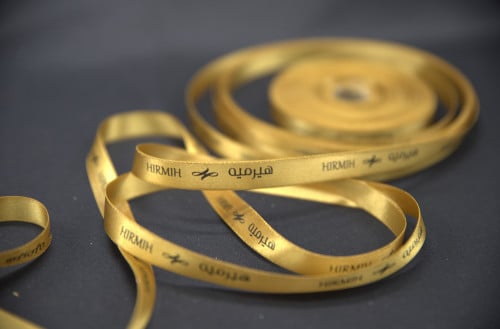 شريط ستان مطبوع بشعارك الخاص - ذهبي