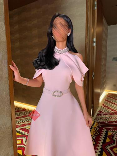 فستان ناعم ميدي مزين بالكريستال كلوش