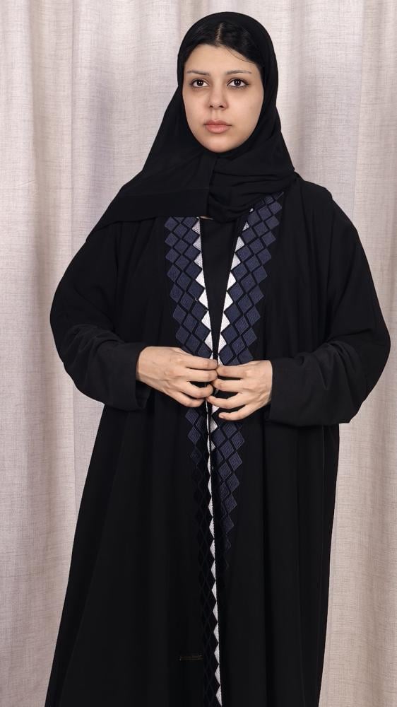 عباية تطريز ملون نص كلوش