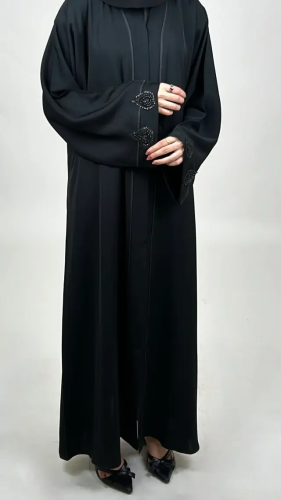 عباية بكم واسع وأطراف رصاصي