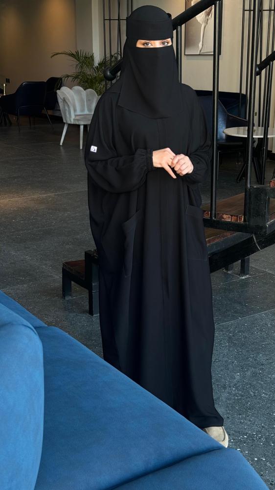 عباية نص بشت بسحاب وجيوب اماميه