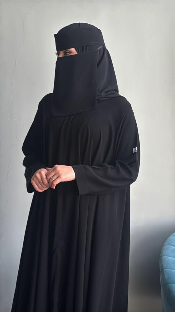 نقاب وسط لاصق