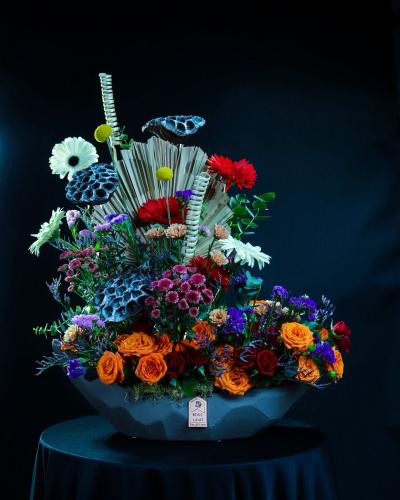 فازة بتلات المطر - rain petal vase