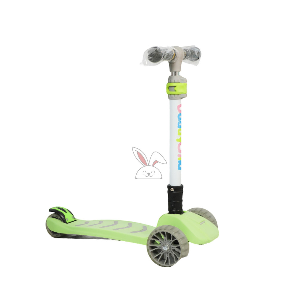 سكوتر باللون الاخضر green scooter