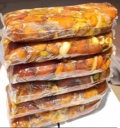 6 أكياس سكري بالمكسرات كل كيس ربع كيلو