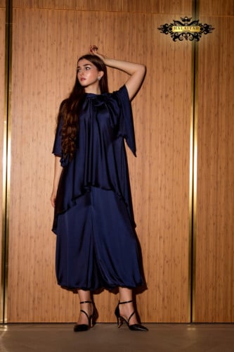 بلوزة وبنطلون حرير