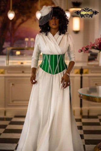 فستان مع حزام