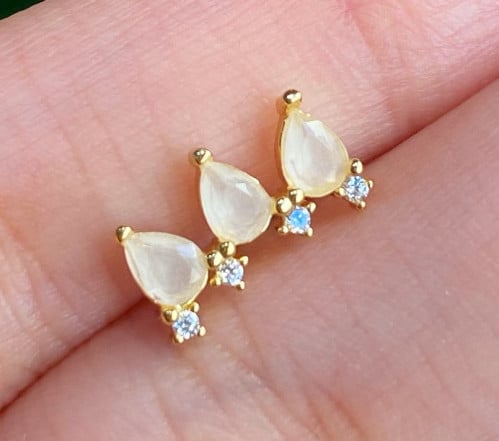 Gold white arch stone - stud