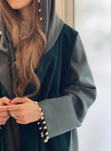 عباية شتوية بشامواه ومخمل زيتي وشك لولو سكري