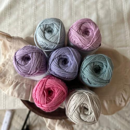 مجموعة من خيط hello