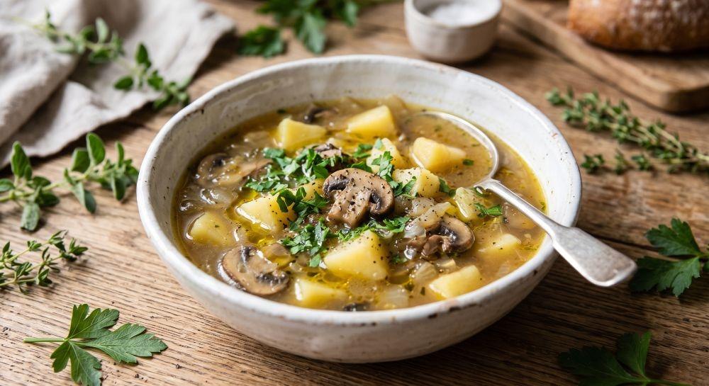 طريقة عمل شوربة البطاطس والفطر