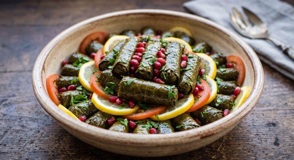 طريقة عمل ورق عنب بالزيت (يالنجي) خطوة بخطوة لطعم لا يقاوم