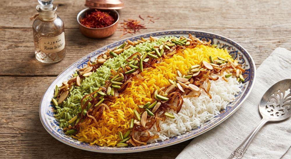 طريقة عمل الأرز الإيراني الملون بالزعفران والشبت | وصفة فاخرة لمائدتك