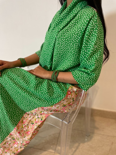 ثويب لف خفيف بارد وجامع النقط و الوريدات و الألوان الزاهية