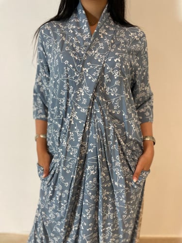 ثويب لف بخامتنا الباردة وبألوان رقيقة ونقشات لطيفة