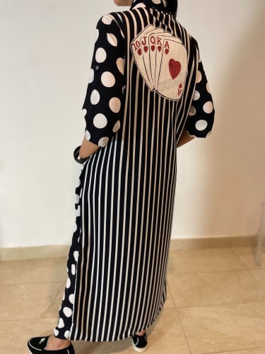 ثويب لف منقط ومخطط بخامتنا الخفيفة الباردة وبإضافة مميزة