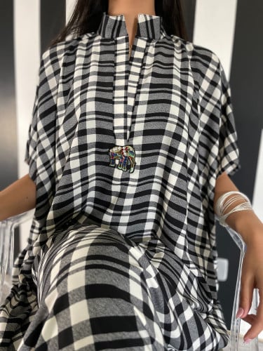 ثويب يومي كادوهات ابيض واسود باضافة فيل مميليح