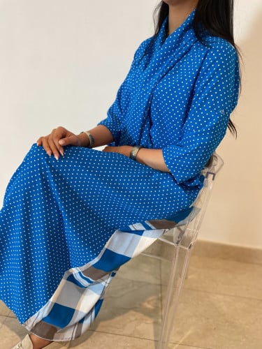 ثويب لف بخامتنا الباردة وبمزيج الأزرق المنقط و الكاروهات